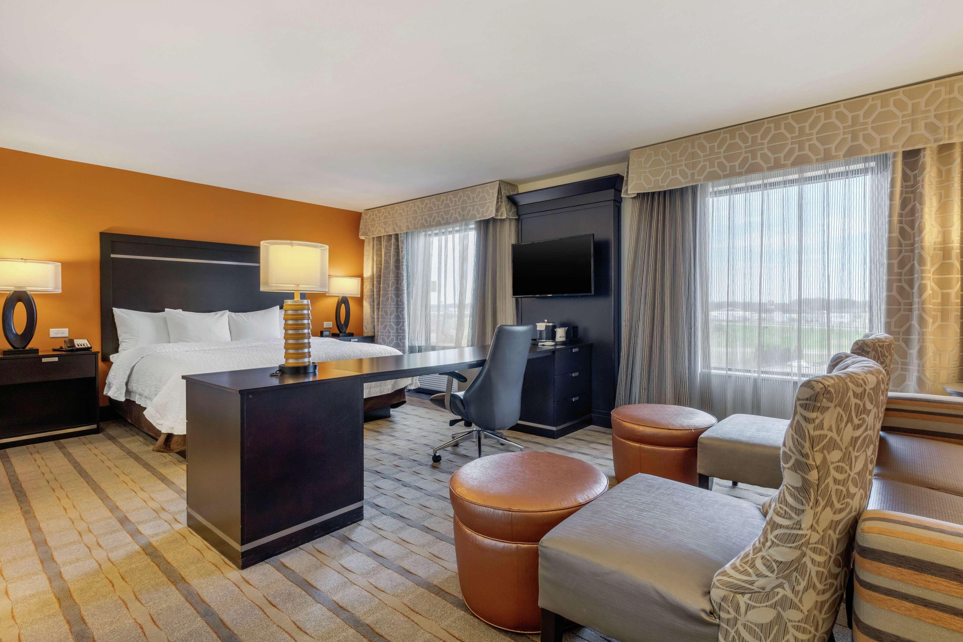 Hampton Inn And Suites Columbus, Ms Экстерьер фото
