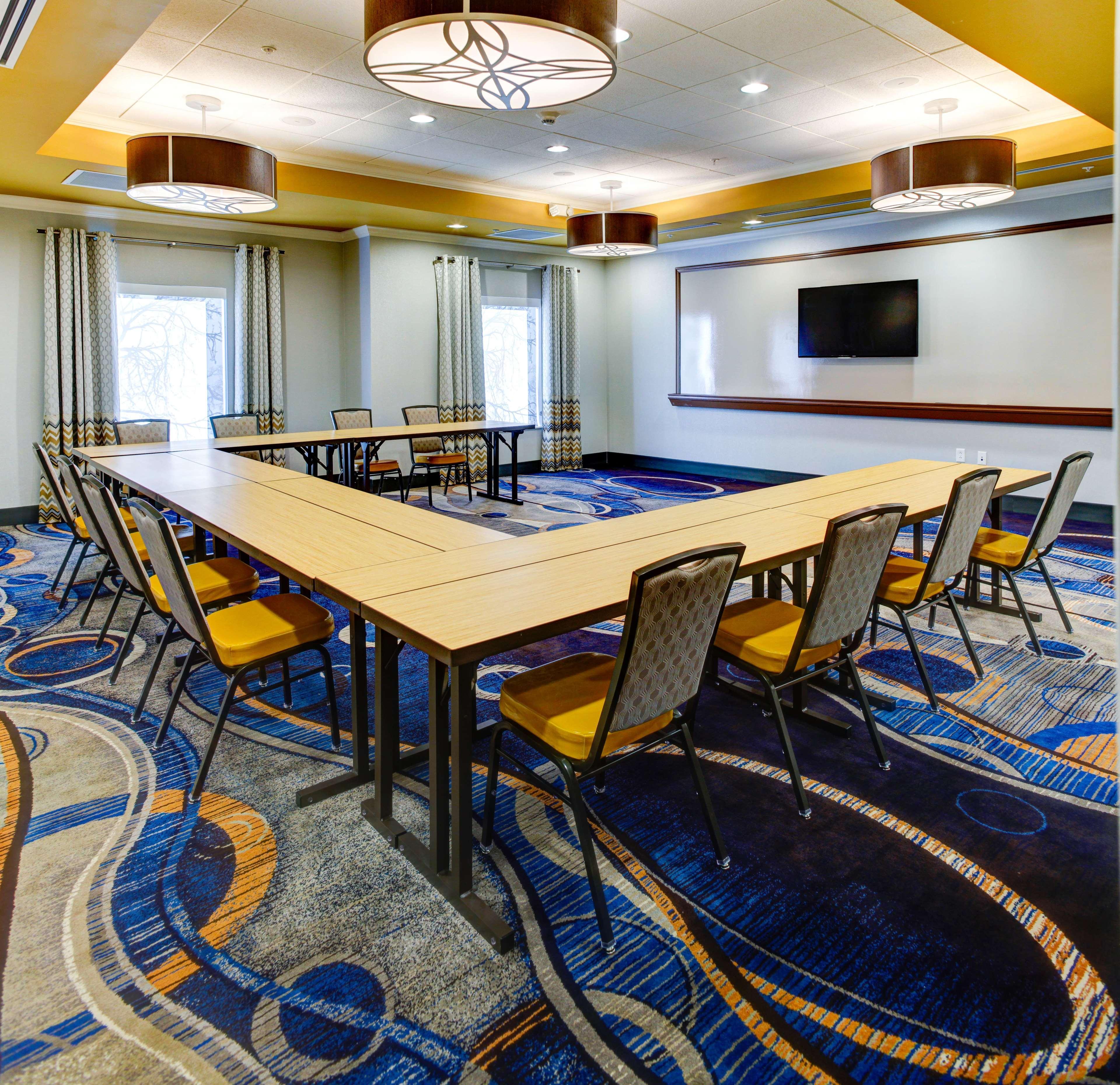 Hampton Inn And Suites Columbus, Ms Экстерьер фото