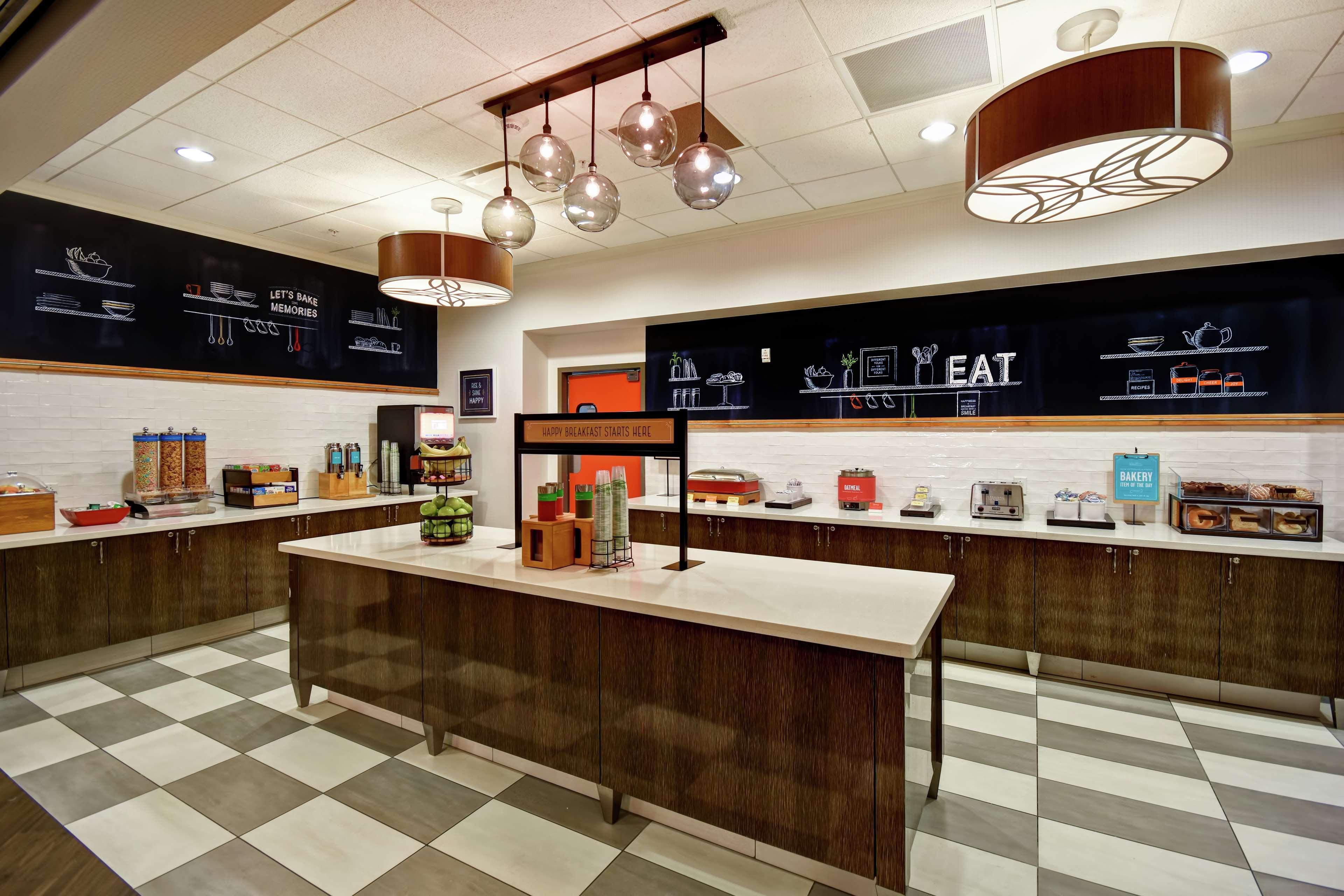 Hampton Inn And Suites Columbus, Ms Экстерьер фото