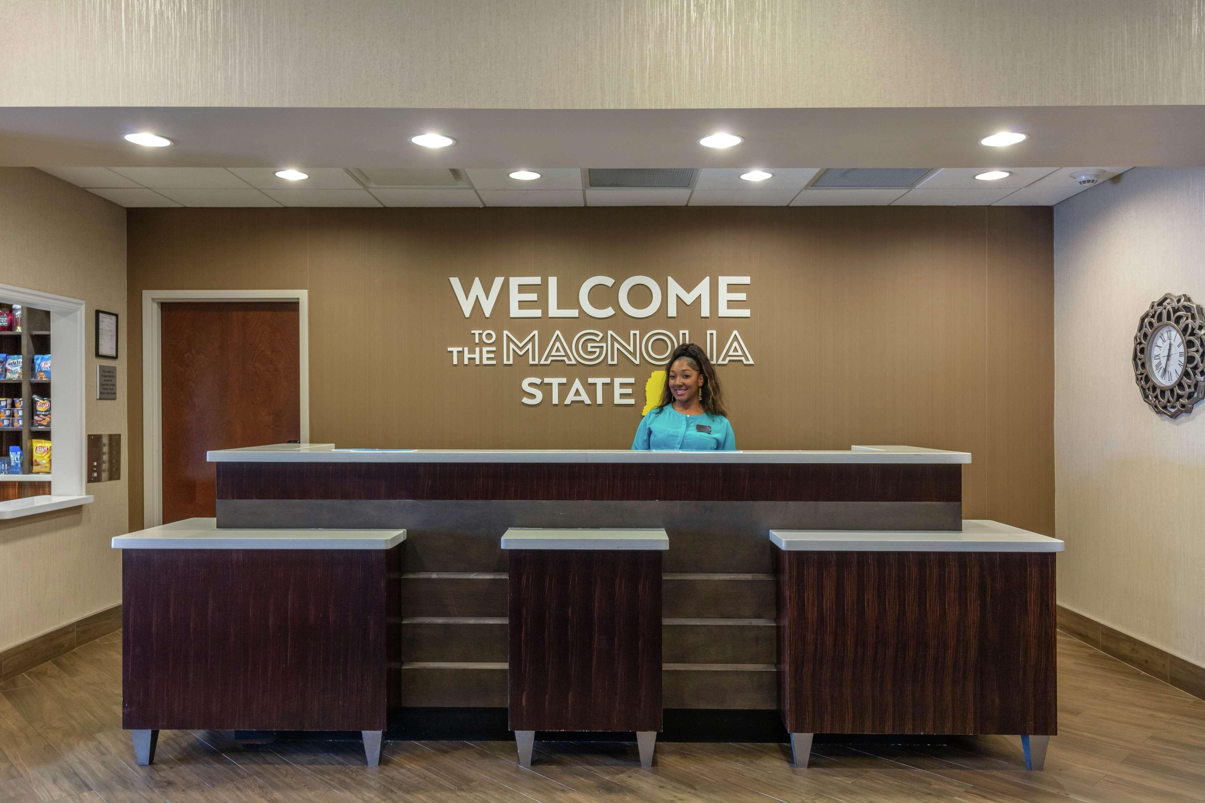 Hampton Inn And Suites Columbus, Ms Экстерьер фото