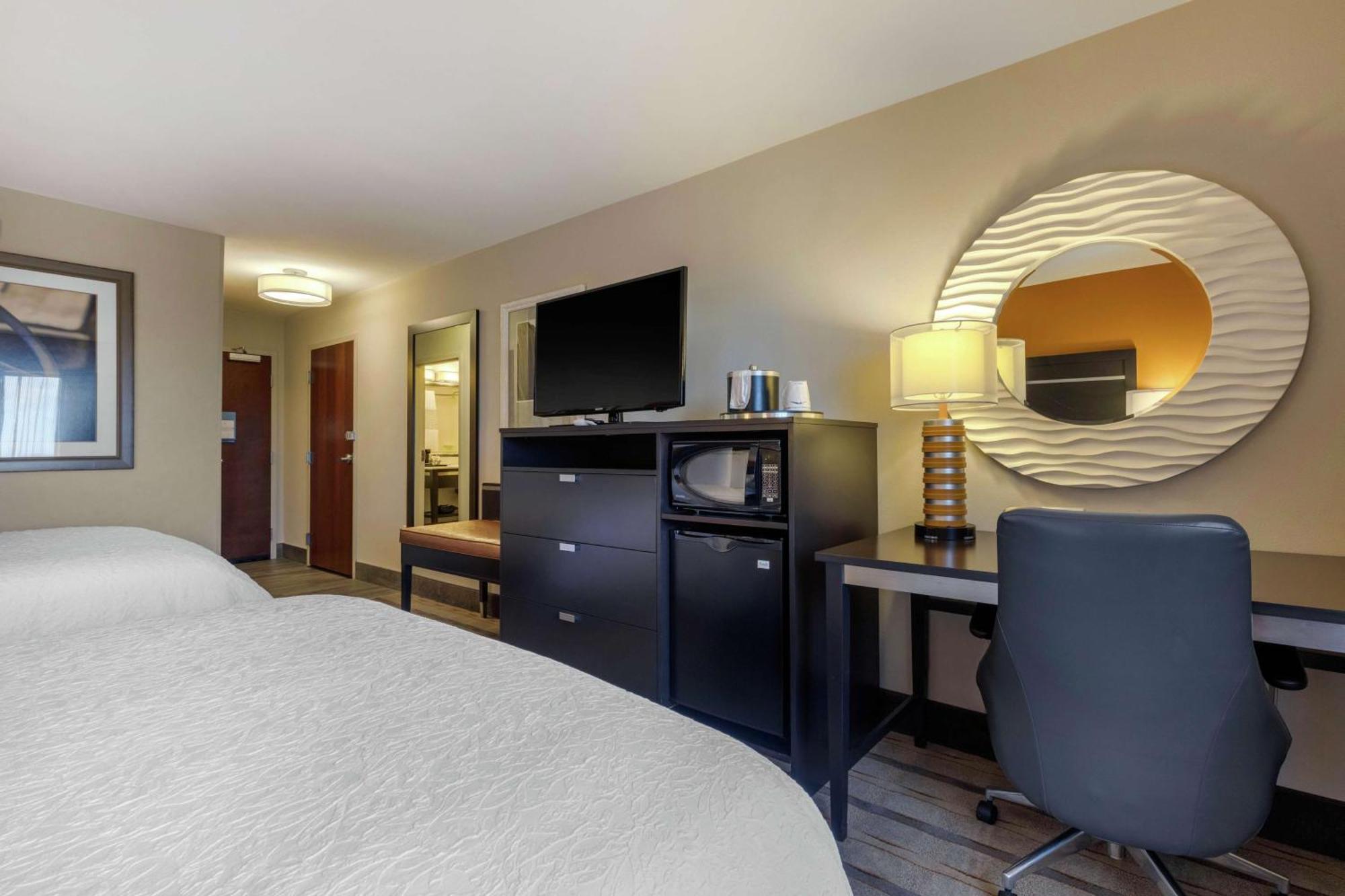 Hampton Inn And Suites Columbus, Ms Экстерьер фото