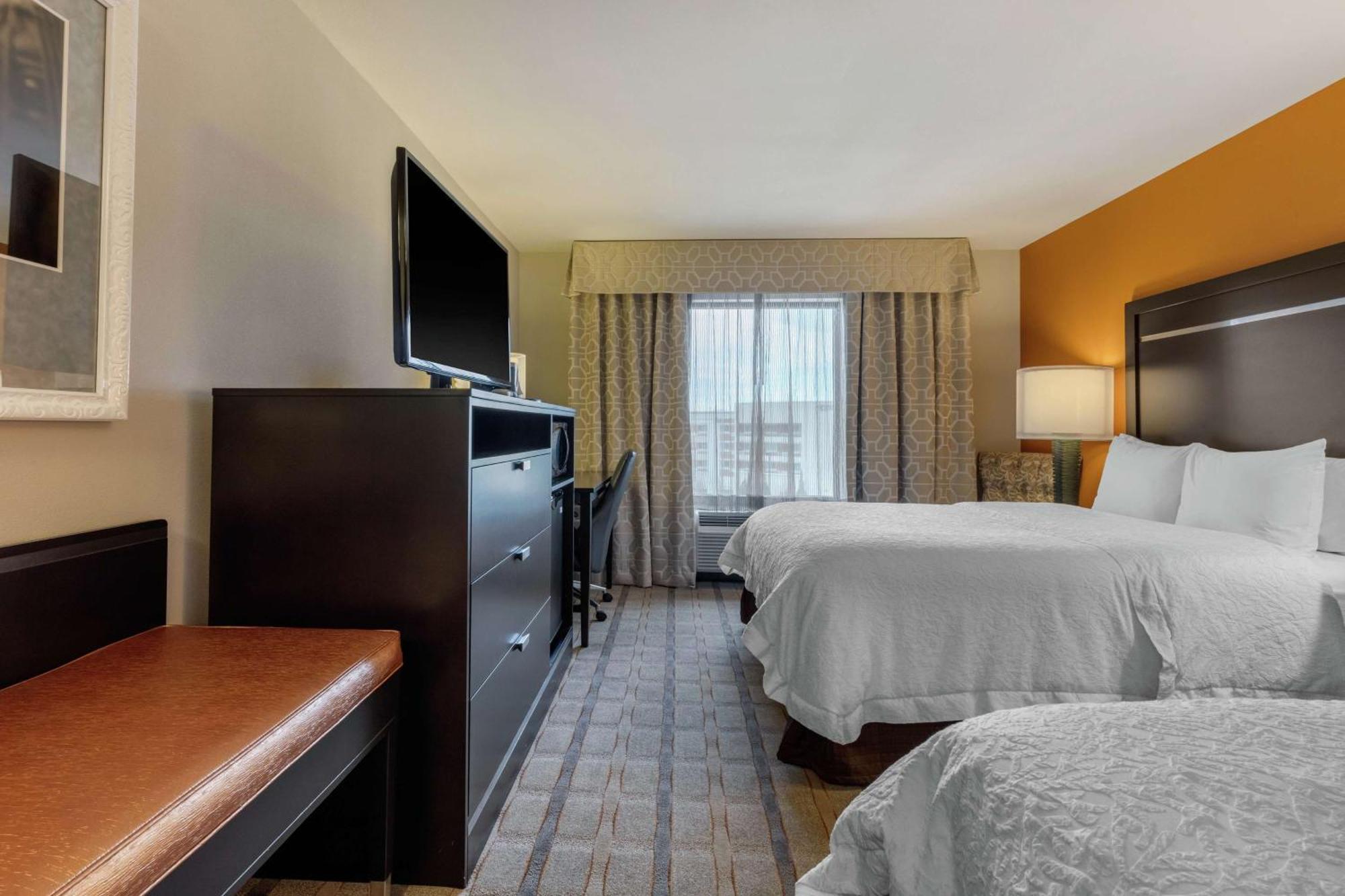 Hampton Inn And Suites Columbus, Ms Экстерьер фото