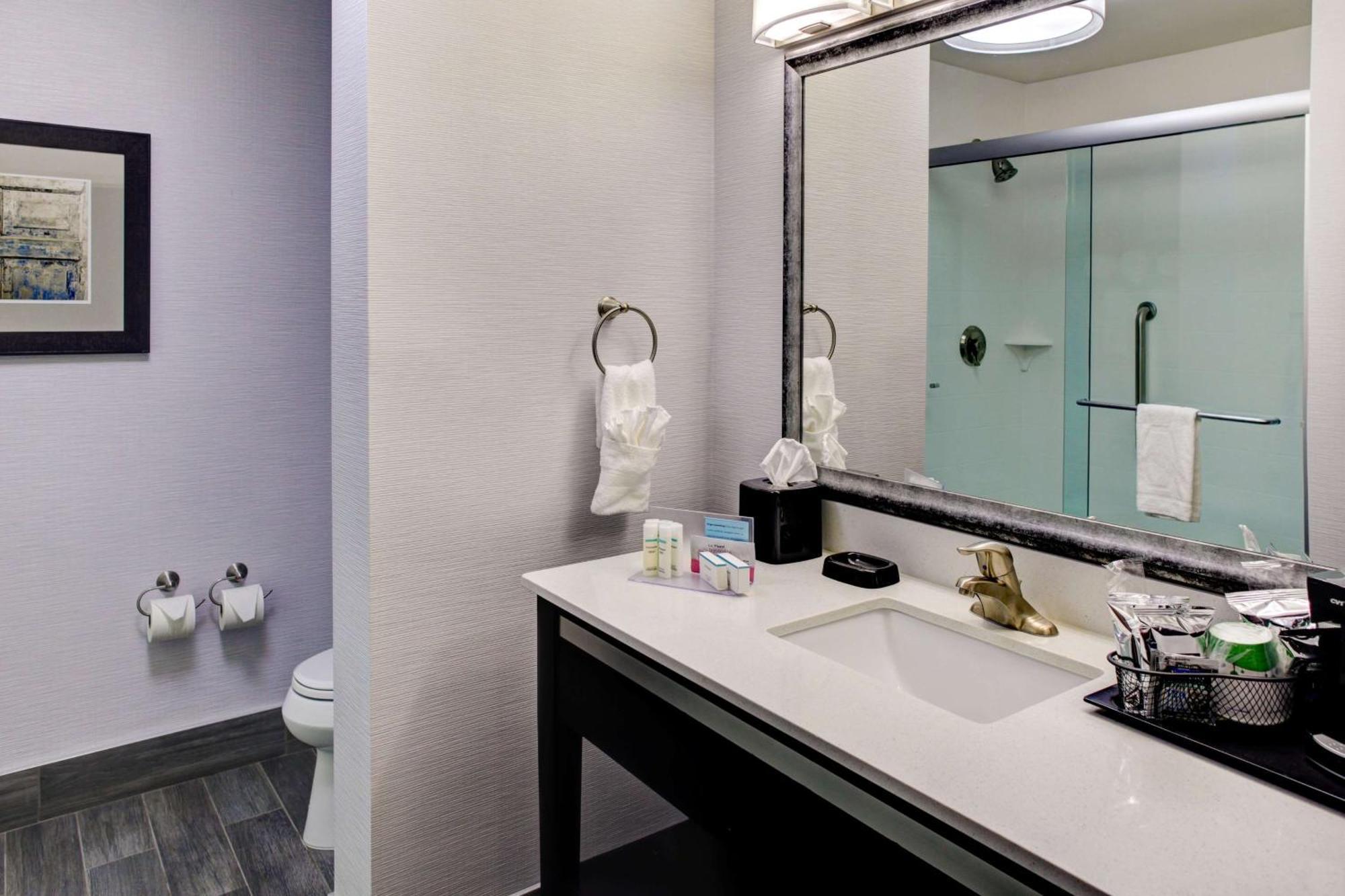 Hampton Inn And Suites Columbus, Ms Экстерьер фото