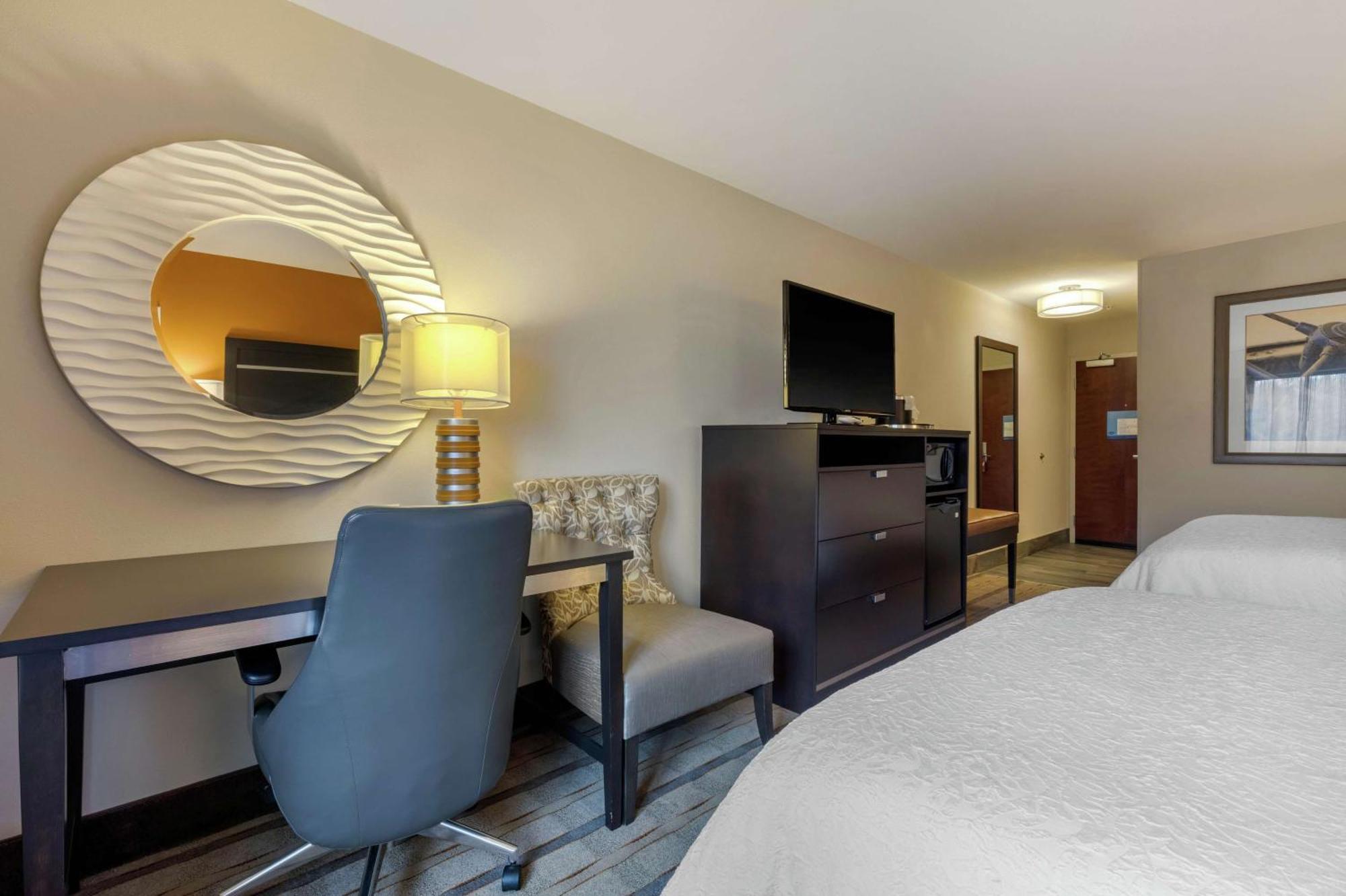 Hampton Inn And Suites Columbus, Ms Экстерьер фото