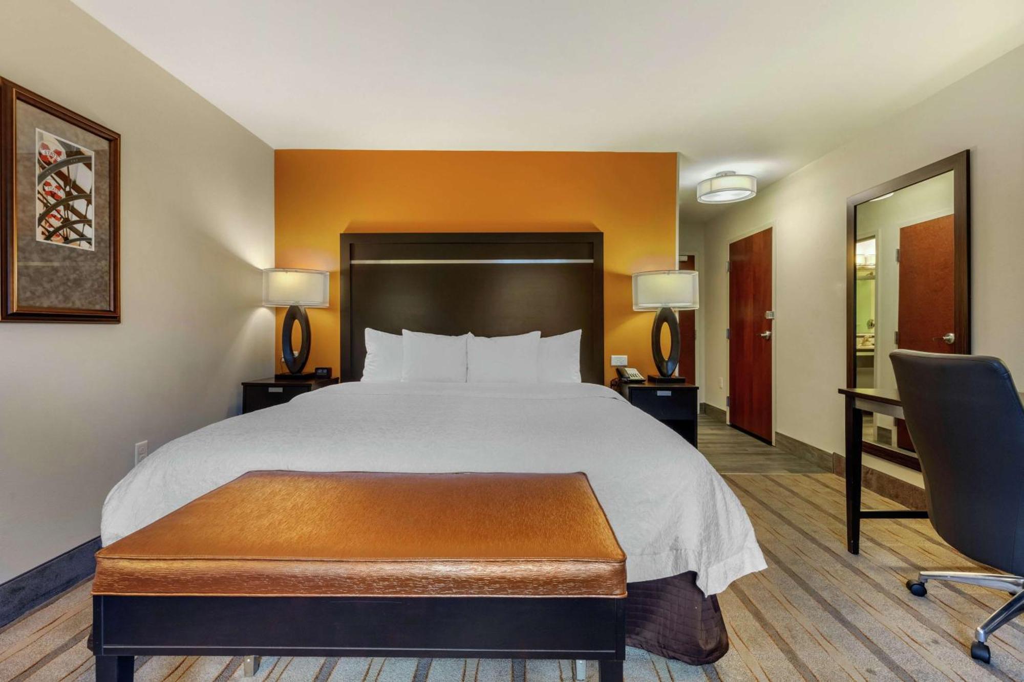Hampton Inn And Suites Columbus, Ms Экстерьер фото