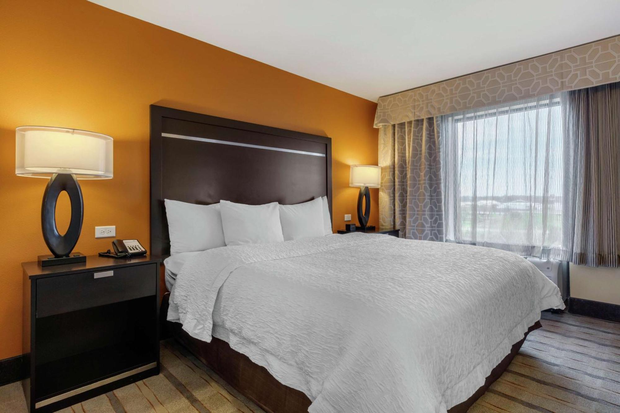 Hampton Inn And Suites Columbus, Ms Экстерьер фото