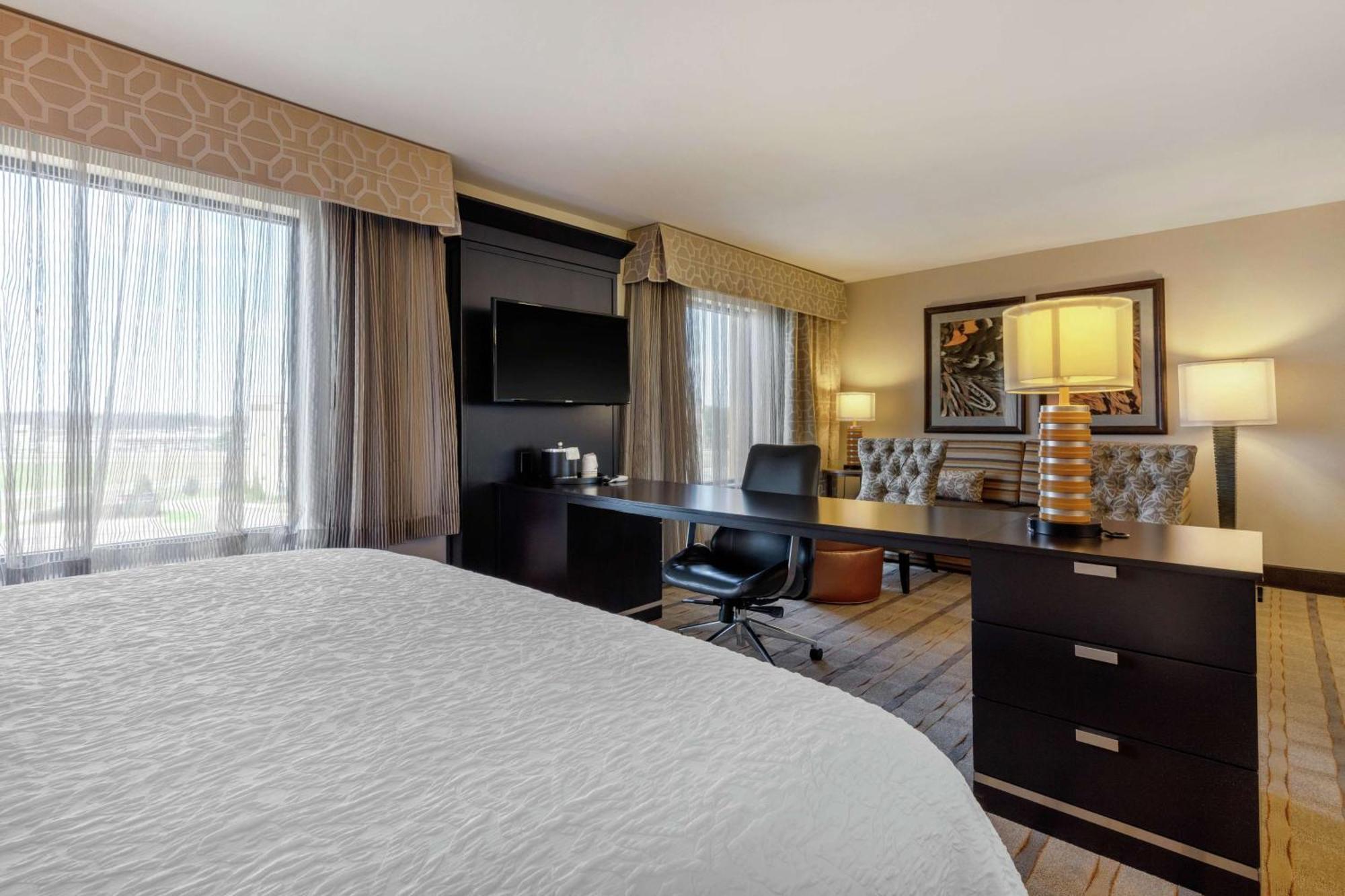 Hampton Inn And Suites Columbus, Ms Экстерьер фото