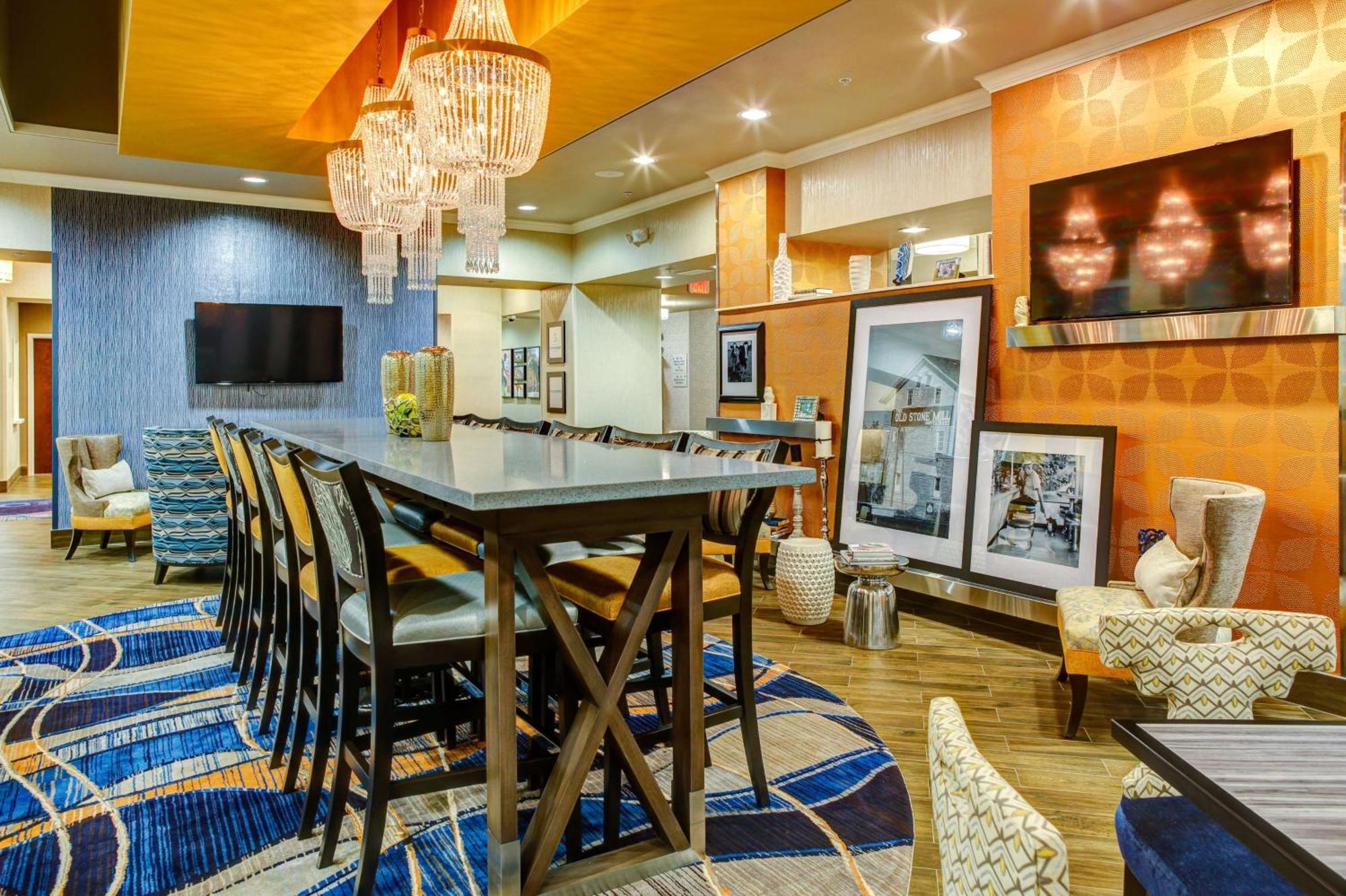 Hampton Inn And Suites Columbus, Ms Экстерьер фото